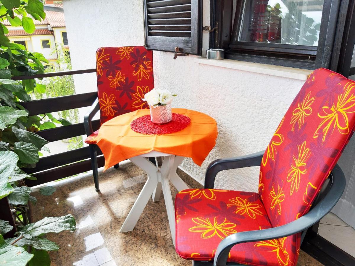 Apartments Zrinka 793 Porec Esterno foto