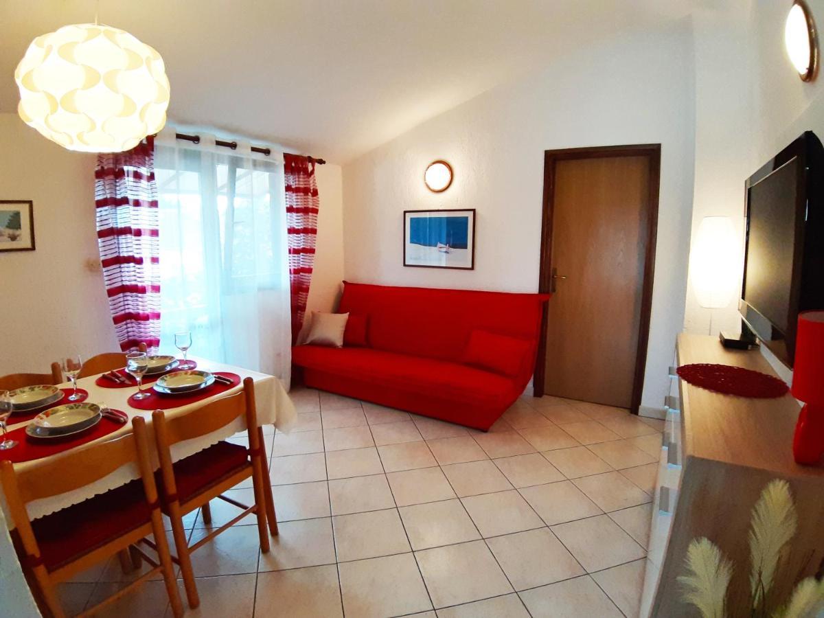 Apartments Zrinka 793 Porec Esterno foto