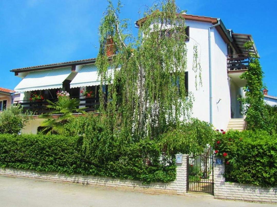 Apartments Zrinka 793 Porec Esterno foto