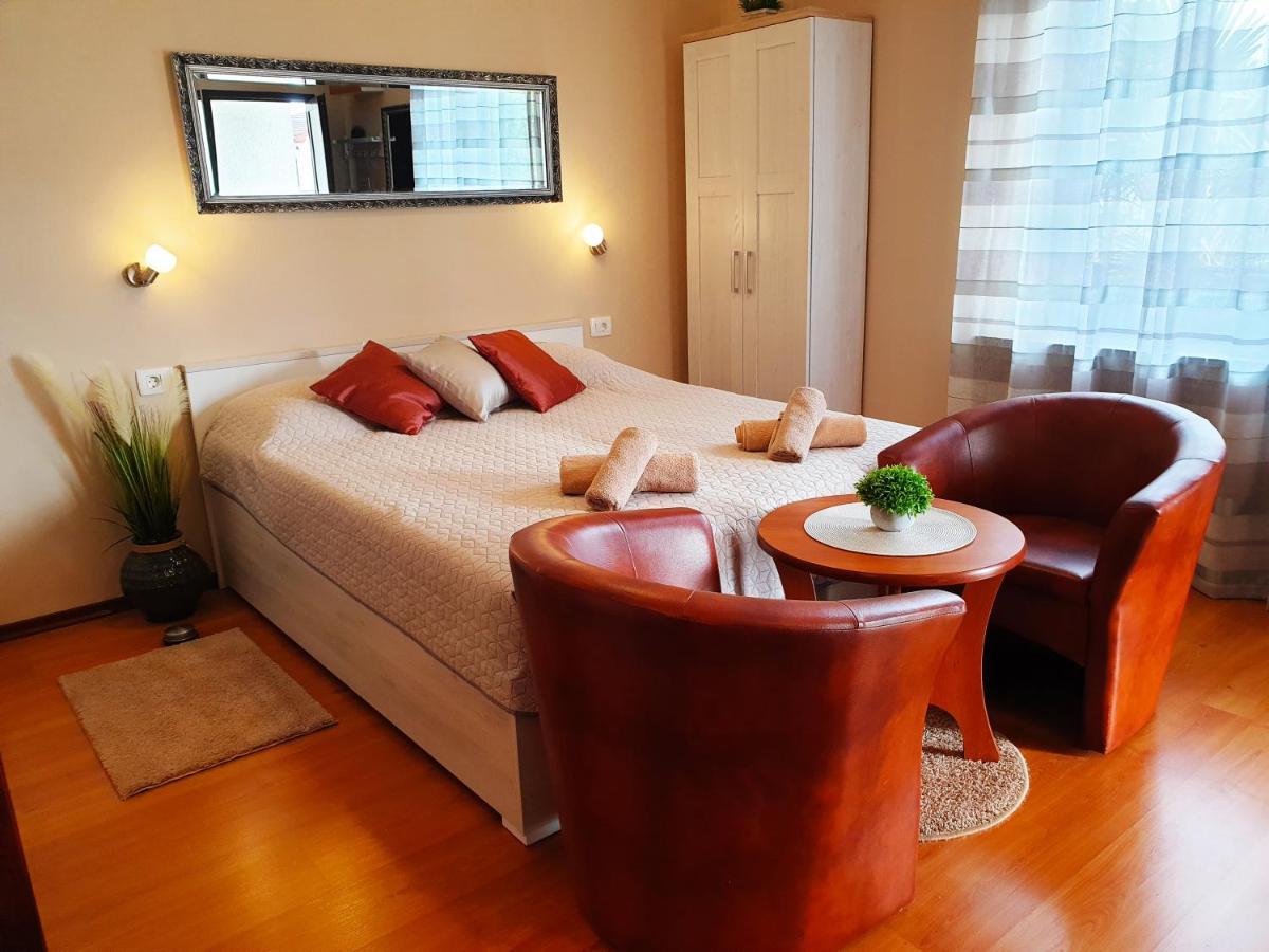Apartments Zrinka 793 Porec Esterno foto